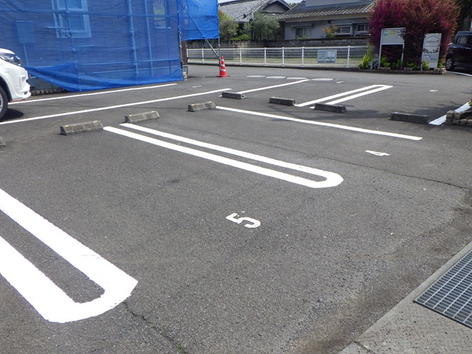 駐車場の白線ライン引き完成
