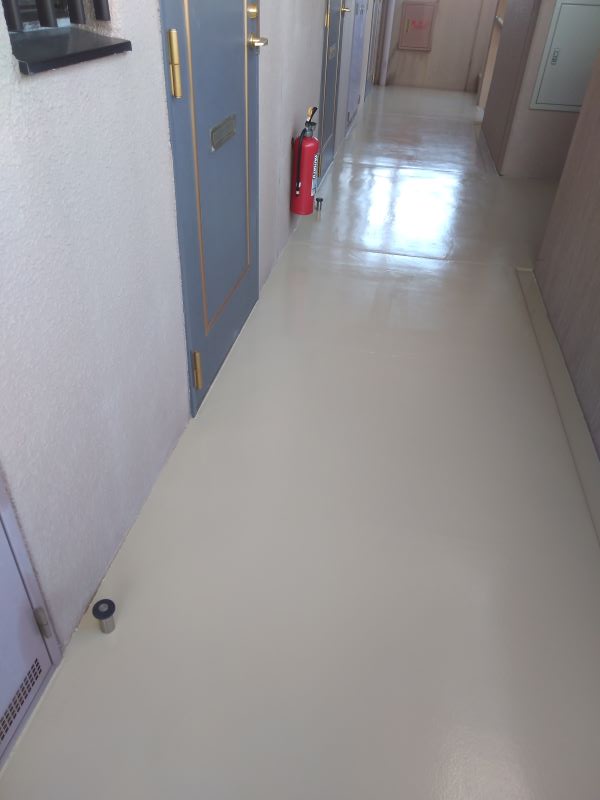 マンション通路の塗床完成