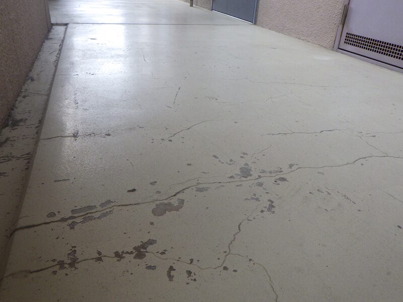 土間のヒビワレ