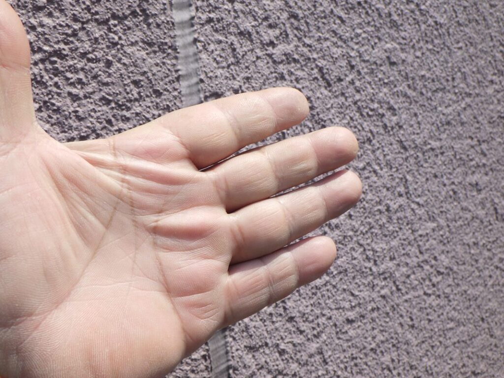 塗装後16年経過した外壁のチョーキング