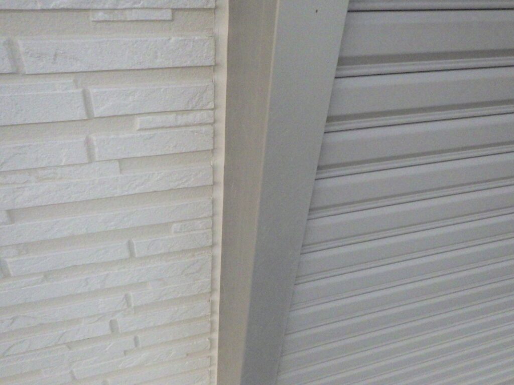 伯方町：サッシ周りコーキング