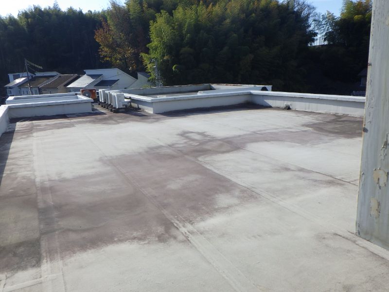 屋上防水塗装前の陸屋根シート防水の状態