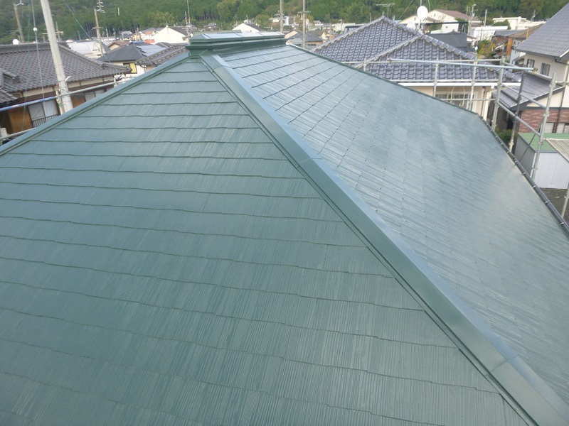 松山市森松町でのコロニアル屋根の塗装完成