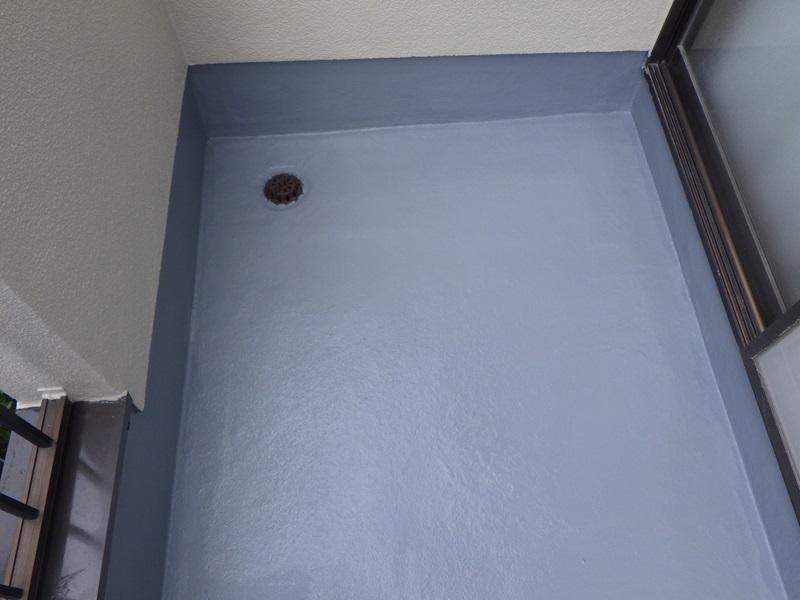 ベランダFRP防水のトップコート完成写真です。